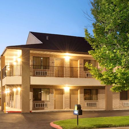 Days Inn By Wyndham Albuquerque West Dış mekan fotoğraf