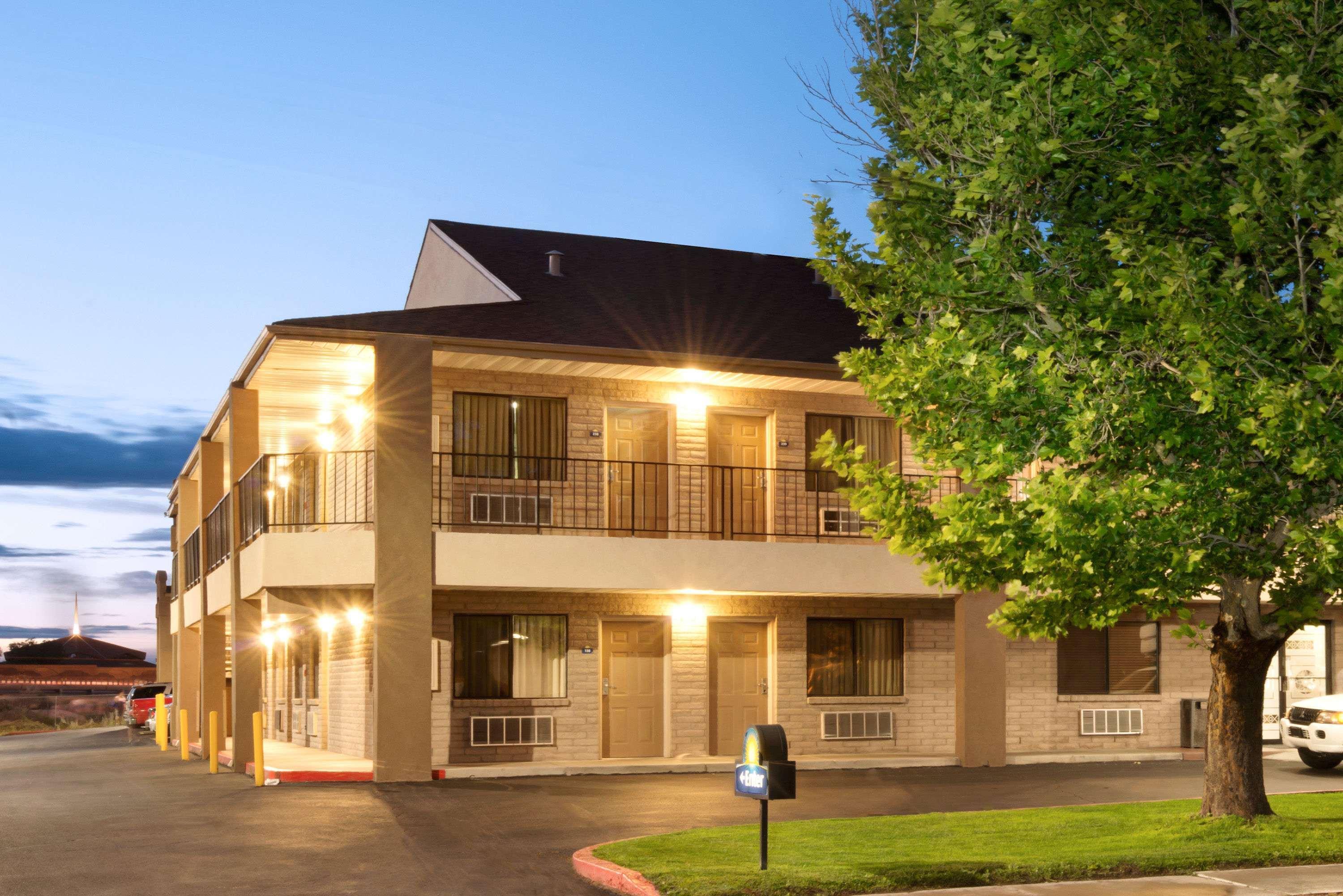 Days Inn By Wyndham Albuquerque West Dış mekan fotoğraf
