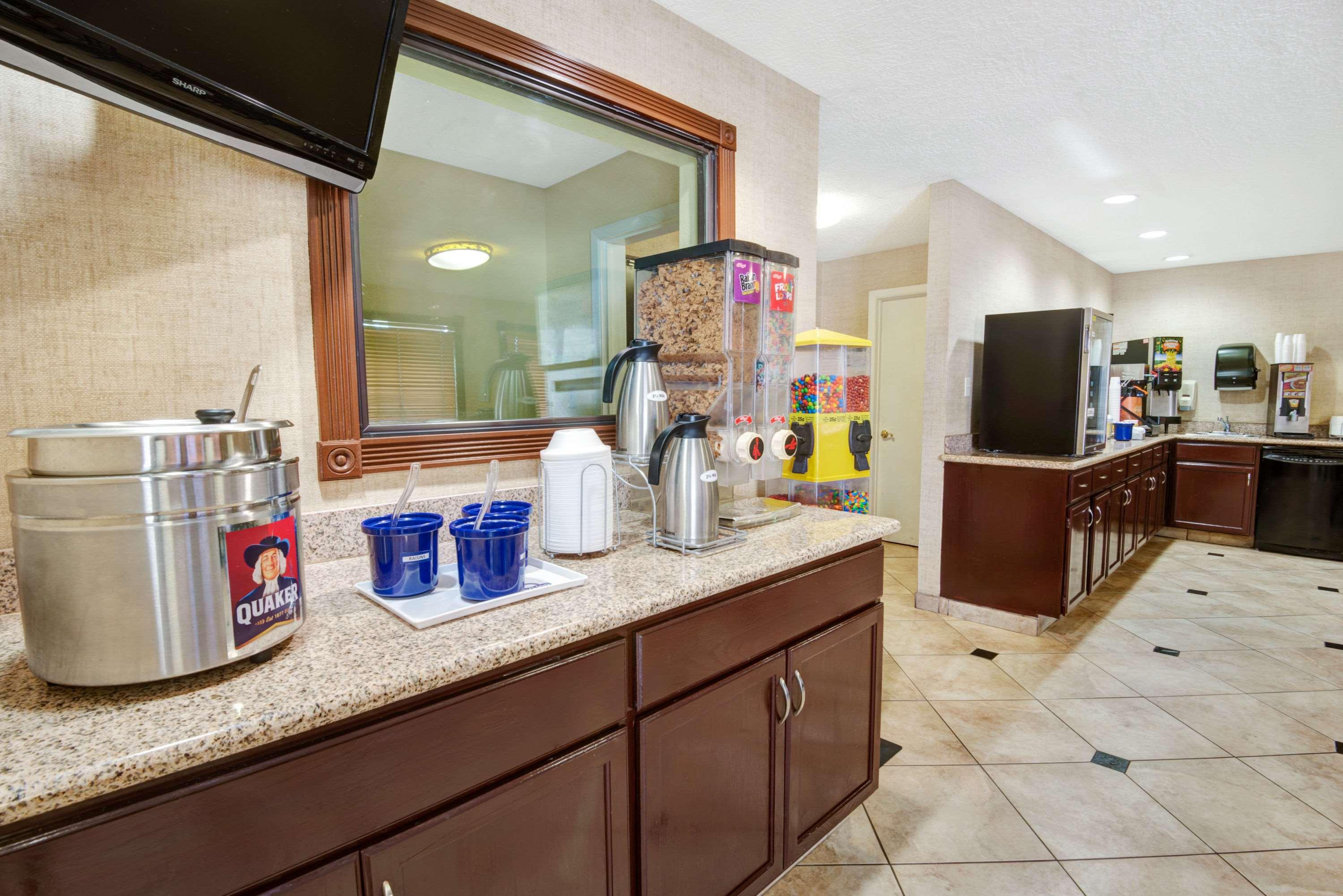 Days Inn By Wyndham Albuquerque West Dış mekan fotoğraf