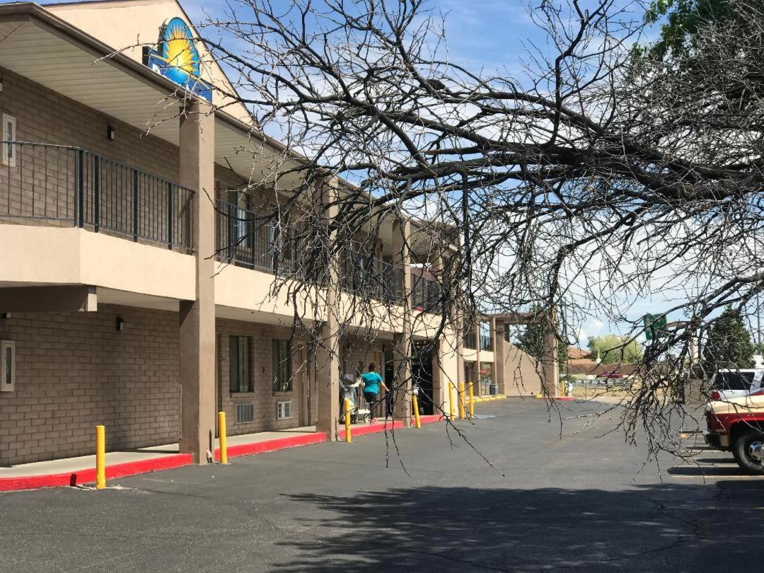 Days Inn By Wyndham Albuquerque West Dış mekan fotoğraf