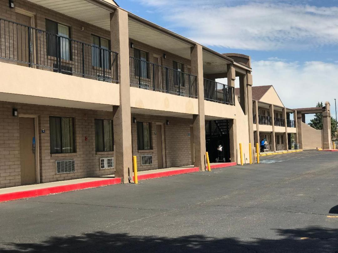 Days Inn By Wyndham Albuquerque West Dış mekan fotoğraf